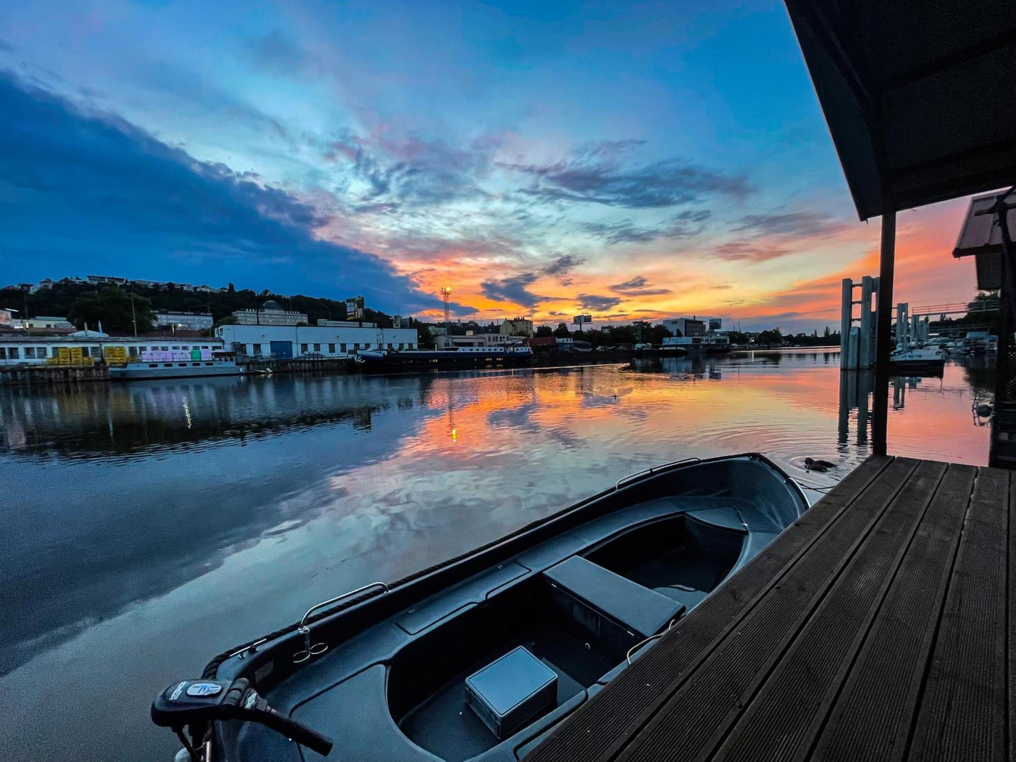 Hotel Houseboat Benjamin - Houseboats Benjamin & Franklin Praga Exterior foto